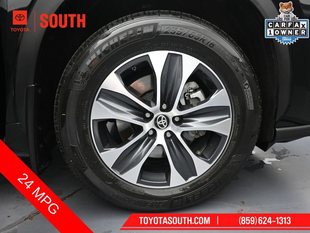 Used 2024 Toyota Highlander XLE AWD/4WD image 31