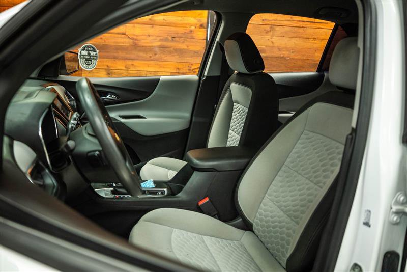 Used 2020 Chevrolet Equinox LS image 9