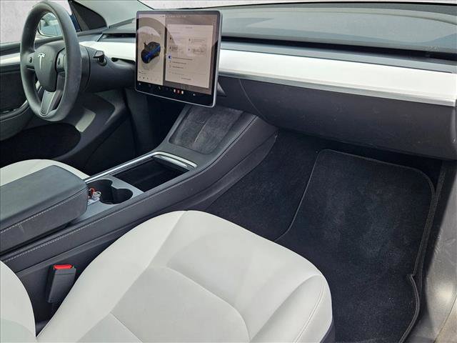 Used 2024 Tesla Model Y Long Range image 23