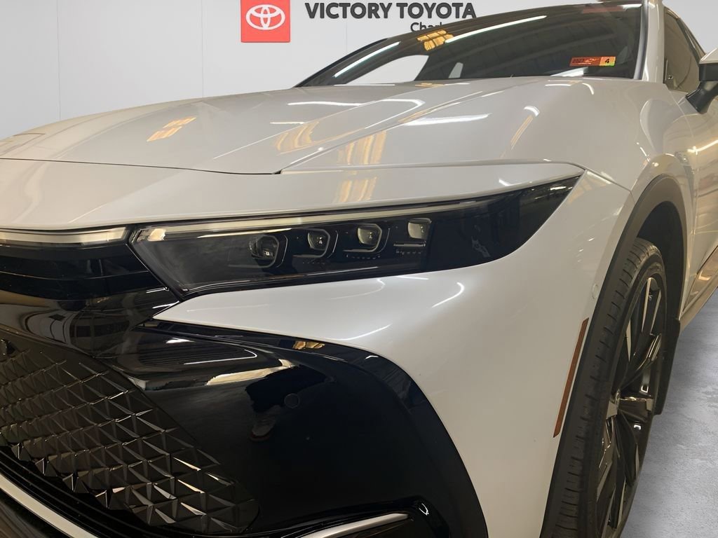 New 2025 Toyota Crown Platinum image 26