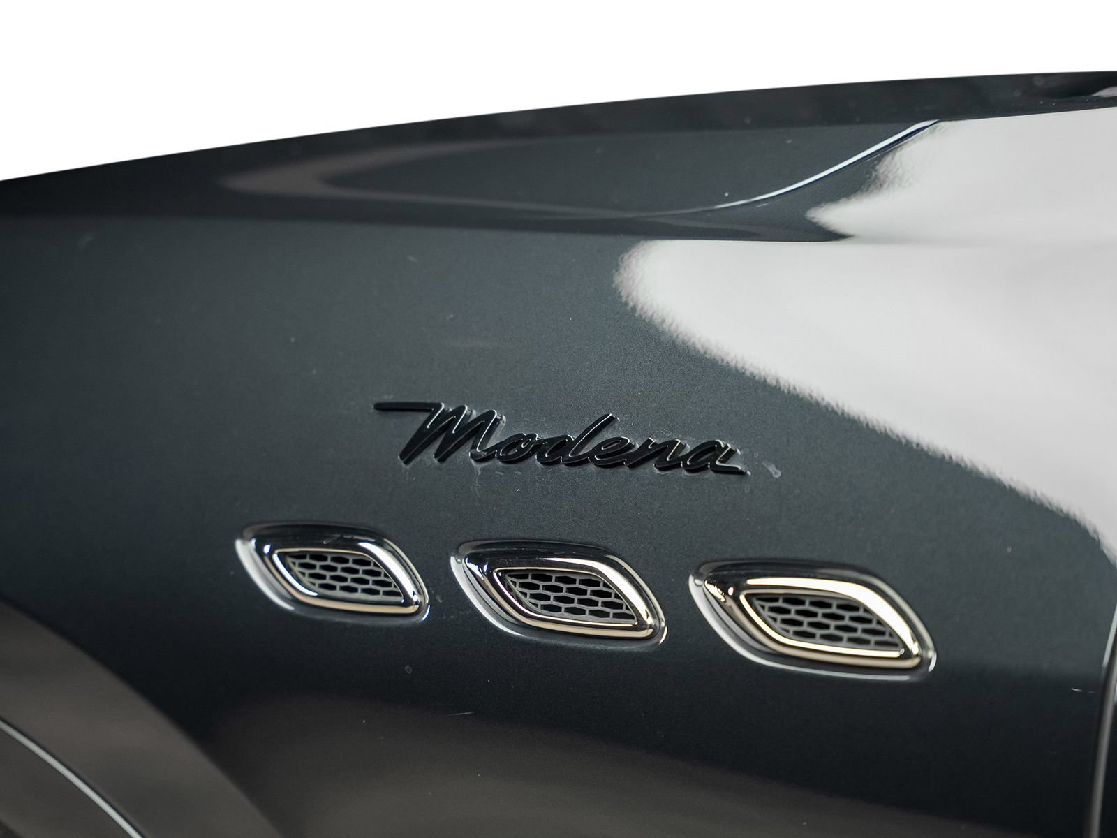 Used 2022 Maserati Levante Modena AWD/4WD image 29