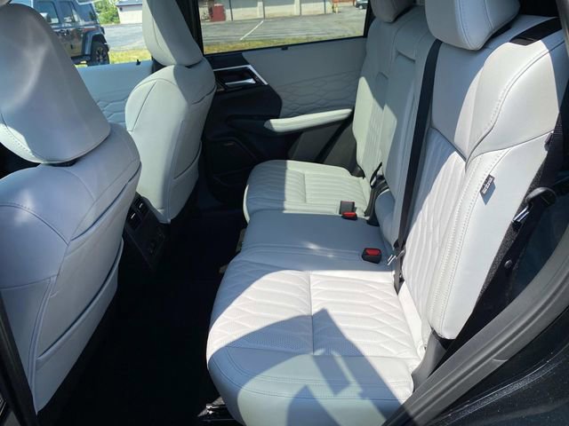 New 2025 Mitsubishi Outlander AWD image 7