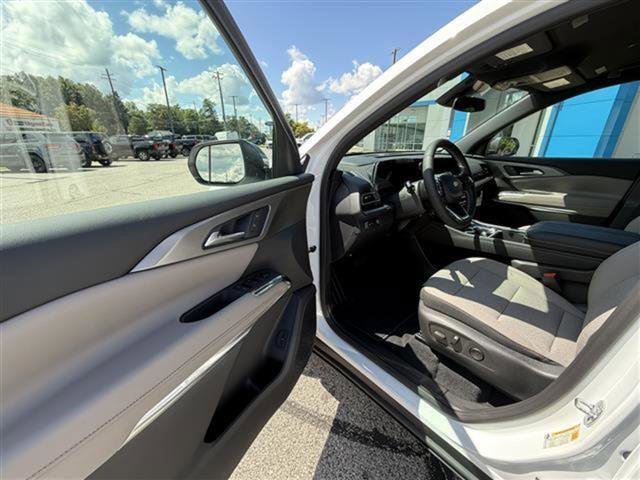 New 2026 Chevrolet Traverse LT image 11