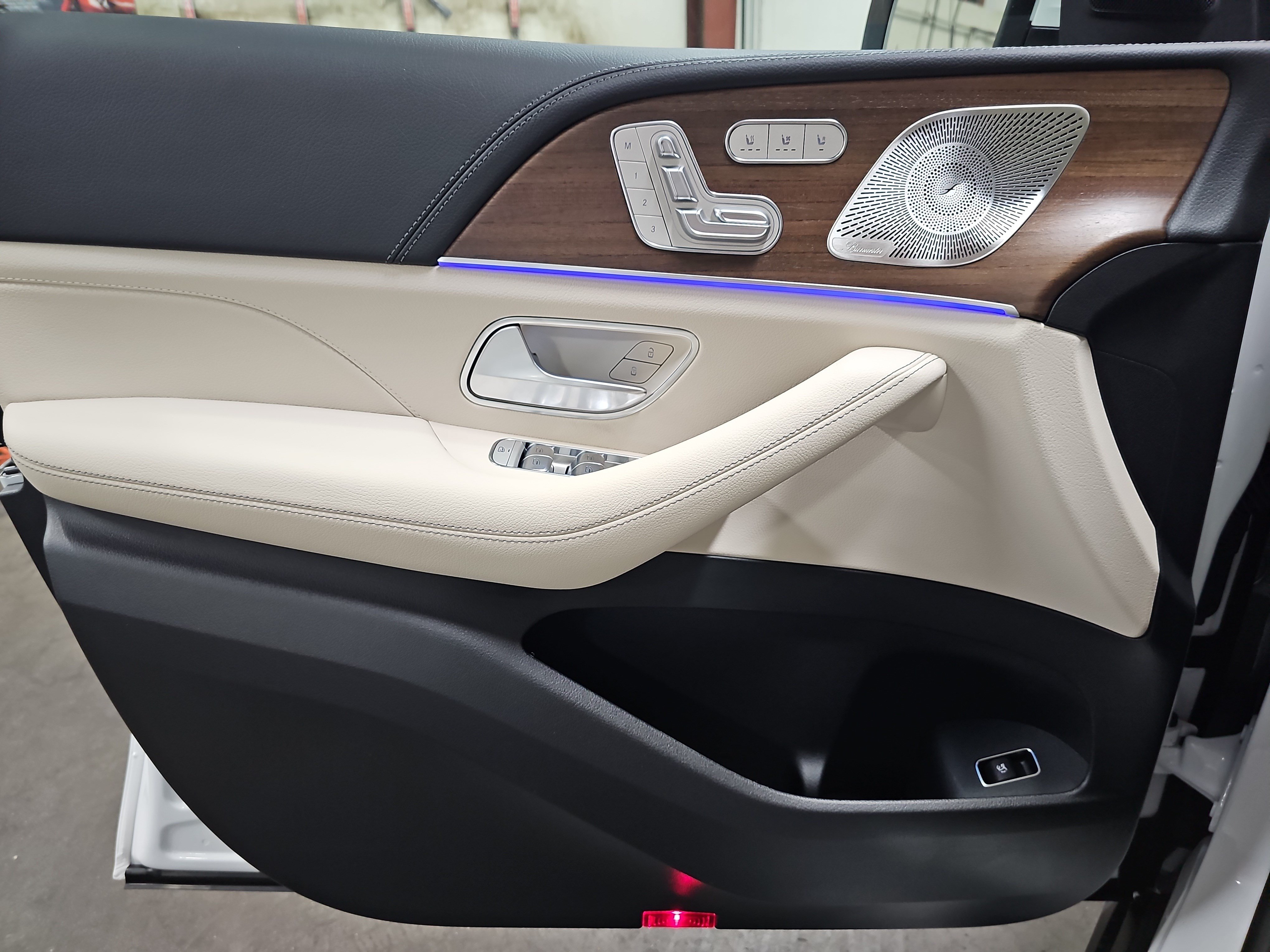 New 2026 Mercedes-Benz GLS 450 4MATIC image 29