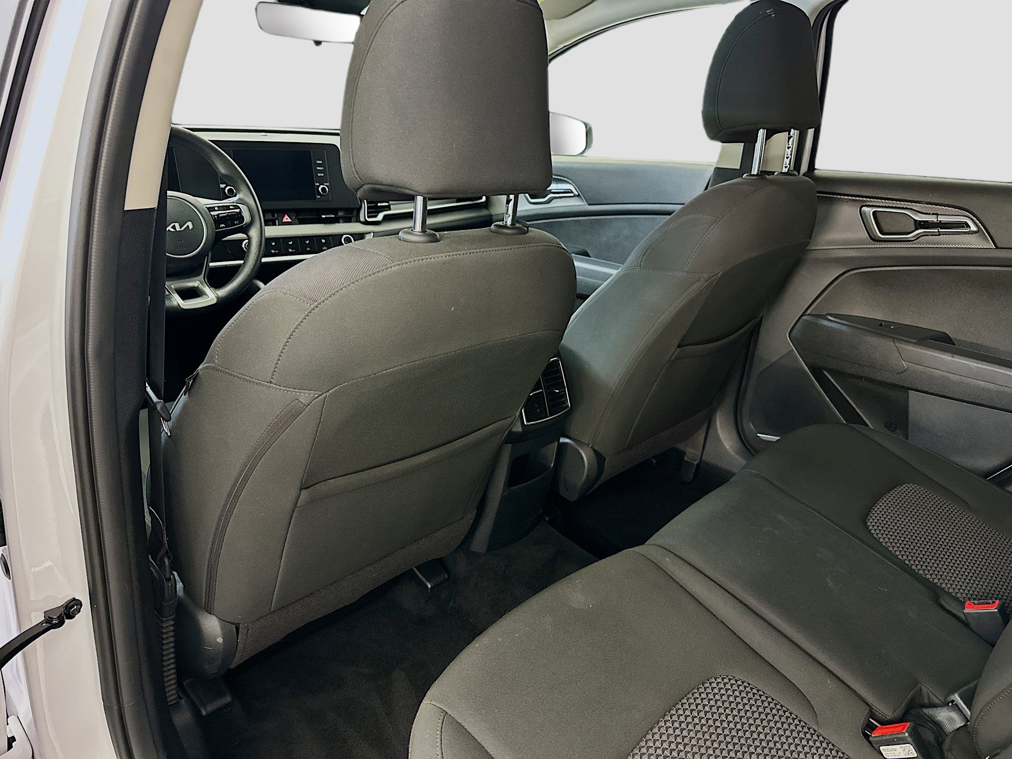 Used 2025 Kia Sportage LX image 27