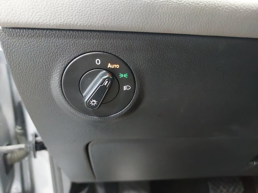 Used 2023 Volkswagen Taos SE w/ Panoramic Sunroof Package AWD/4WD image 26
