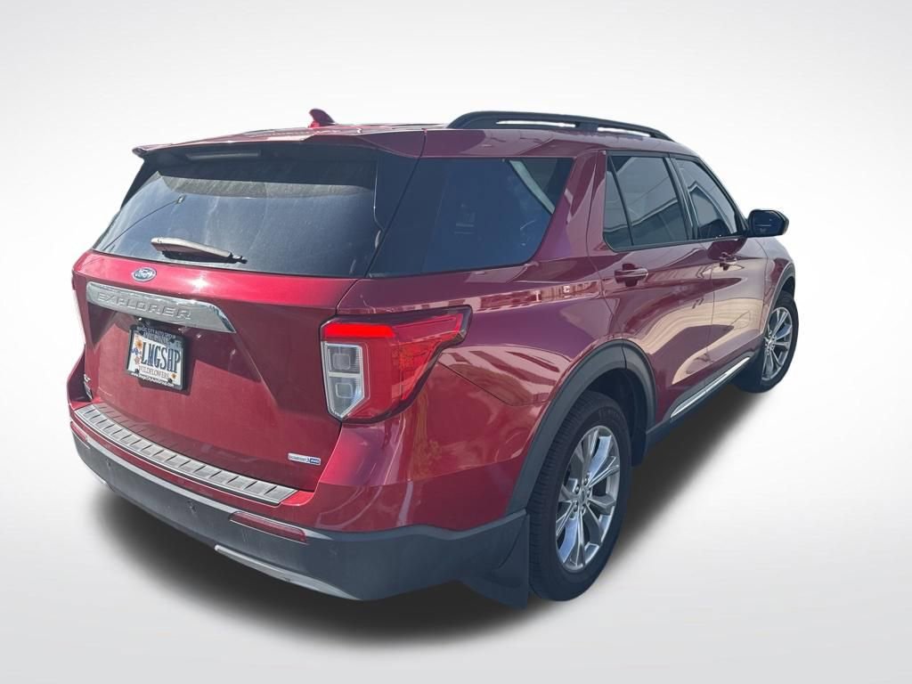 Used 2020 Ford Explorer XLT w/ Equipment Group 202A AWD/4WD image 4