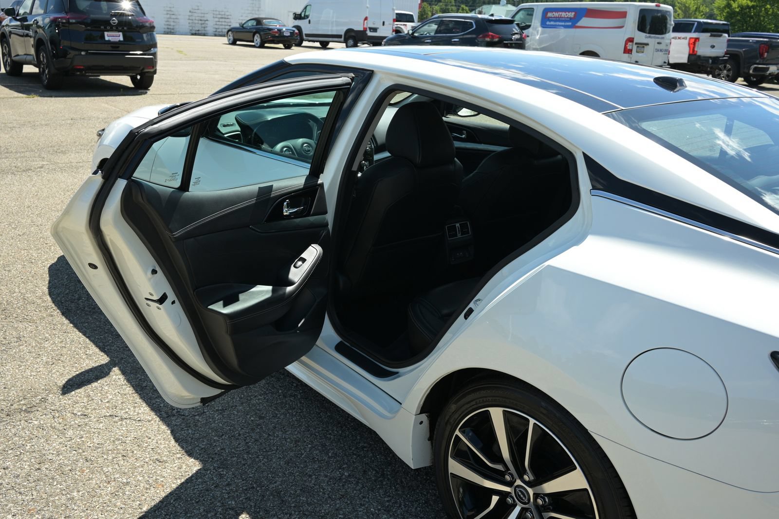 Used 2023 Nissan Maxima SL FWD image 30