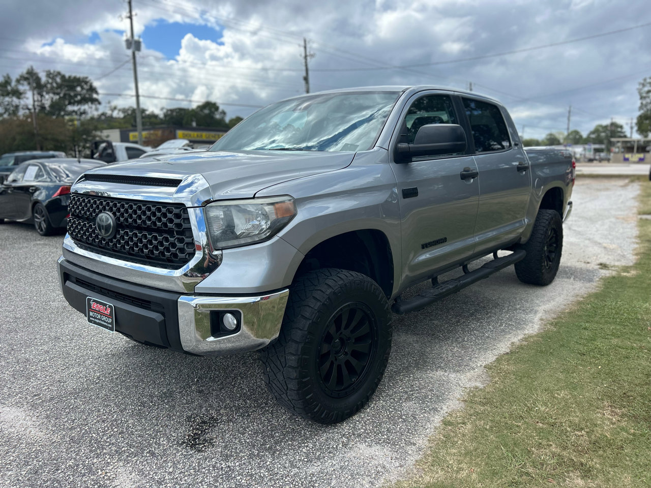 Used 2021 Toyota Tundra SR5 w/ SR5 Leather Package image 6