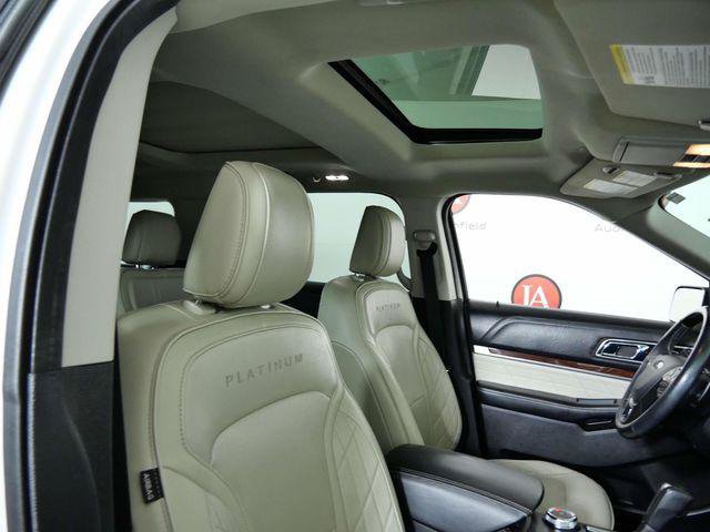 Used 2018 Ford Explorer Platinum AWD/4WD image 30