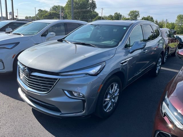 Used 2024 Buick Enclave Essence w/ Experience Buick Package AWD/4WD image 2