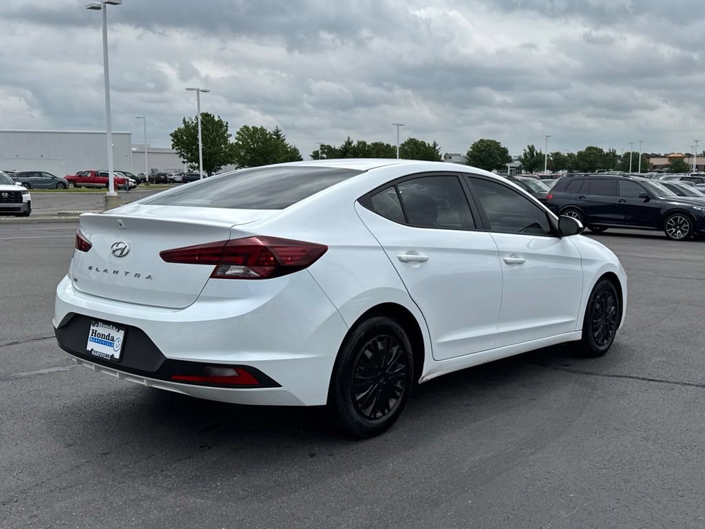 Used 2020 Hyundai Elantra SE w/ Cargo Package (C1) FWD image 7