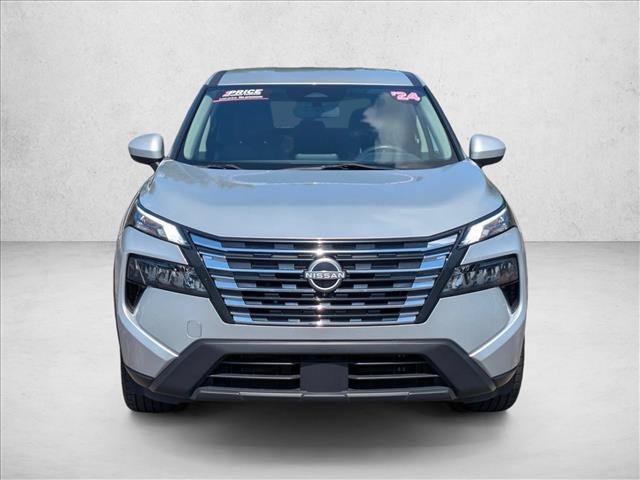 Used 2024 Nissan Rogue SV FWD image 2