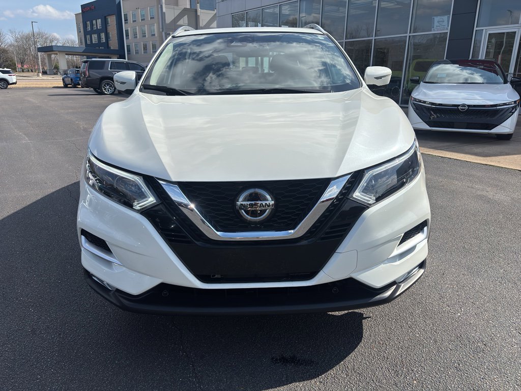 Used 2022 Nissan Rogue Sport SL w/ Premium Package image 2