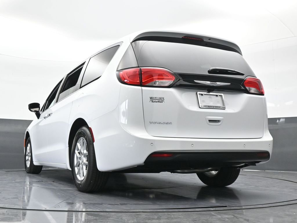 Used 2026 Chrysler Voyager LX image 56