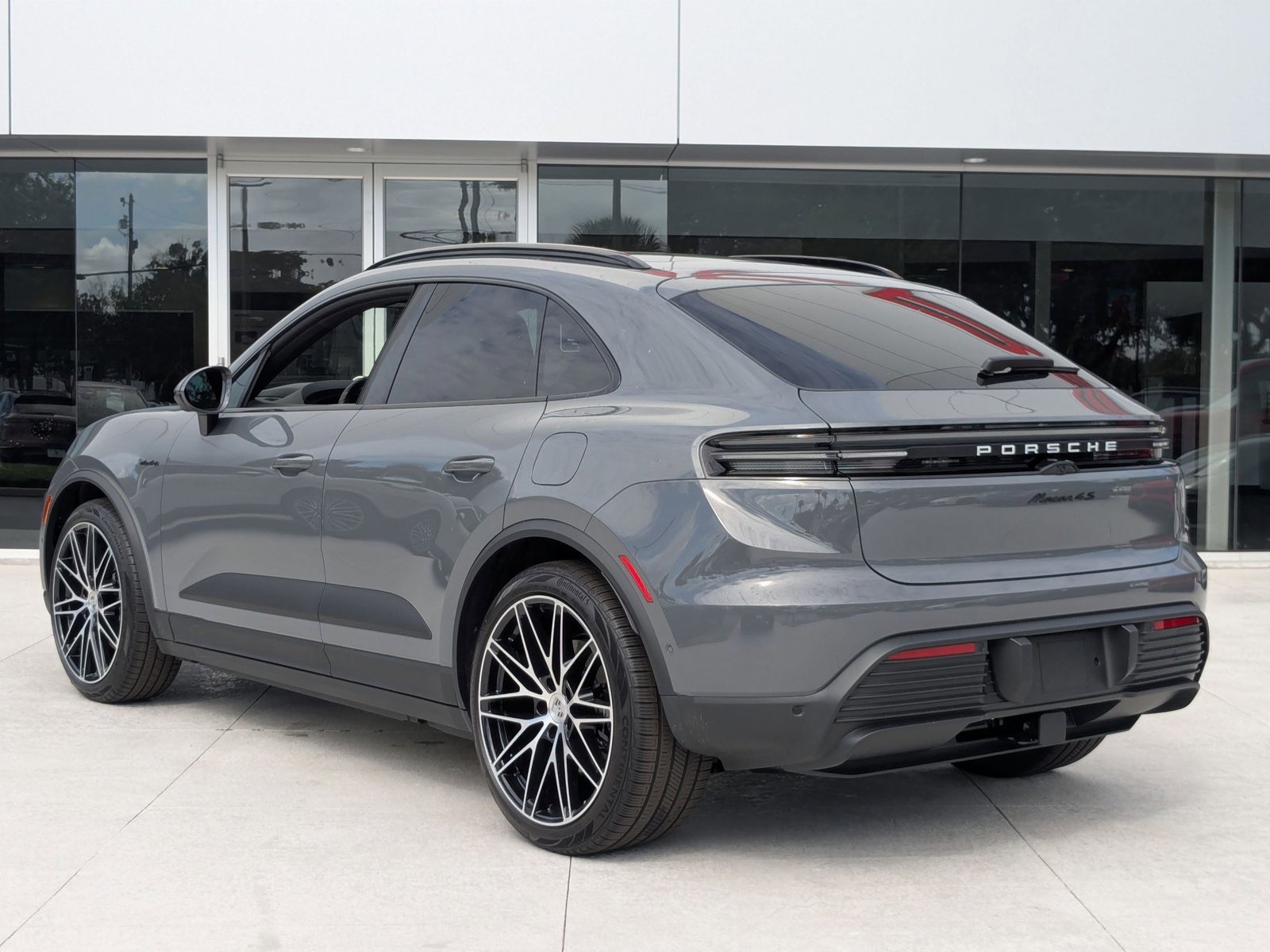 New 2025 Porsche Macan 4S Electric image 3
