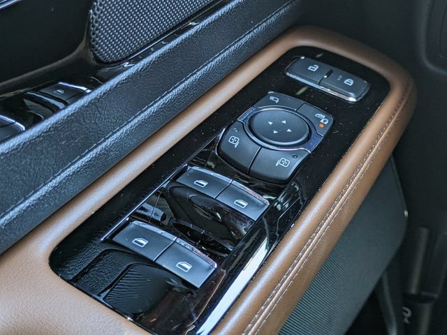 Used 2023 Lincoln Aviator Reserve w/ Equipment Group 201A RWD image 24