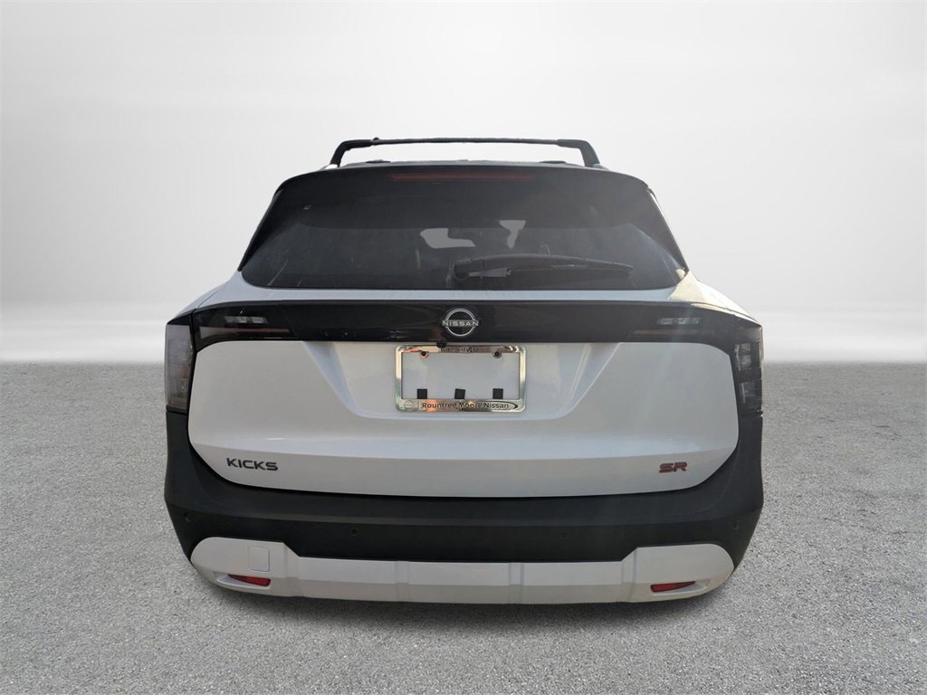 New 2026 Nissan Kicks SR image 4