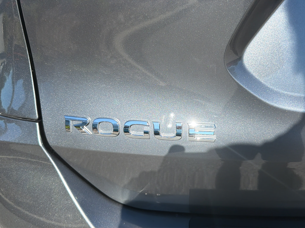 Used 2020 Nissan Rogue SV FWD image 48