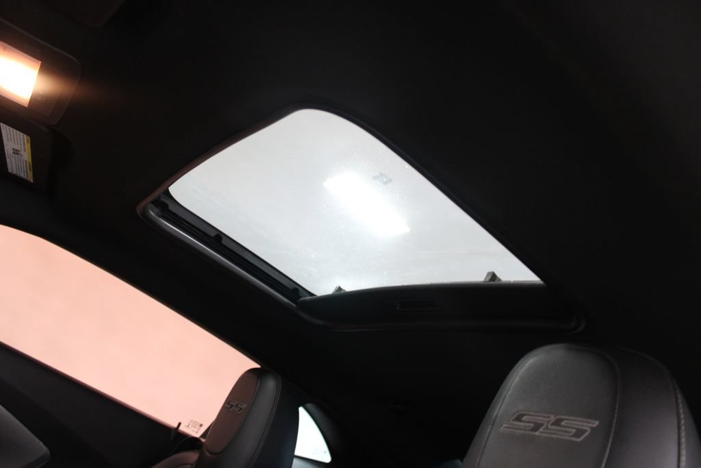 Used 2015 Chevrolet Camaro SS RWD image 46