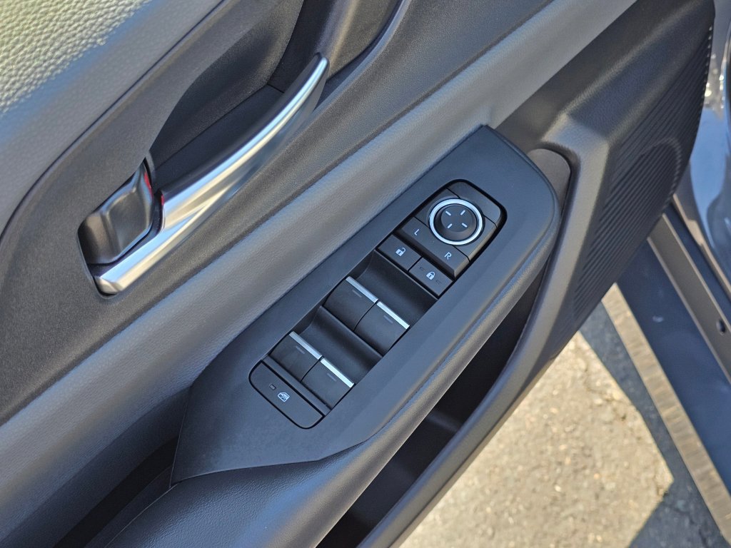 Used 2025 Toyota Prius XLE image 29