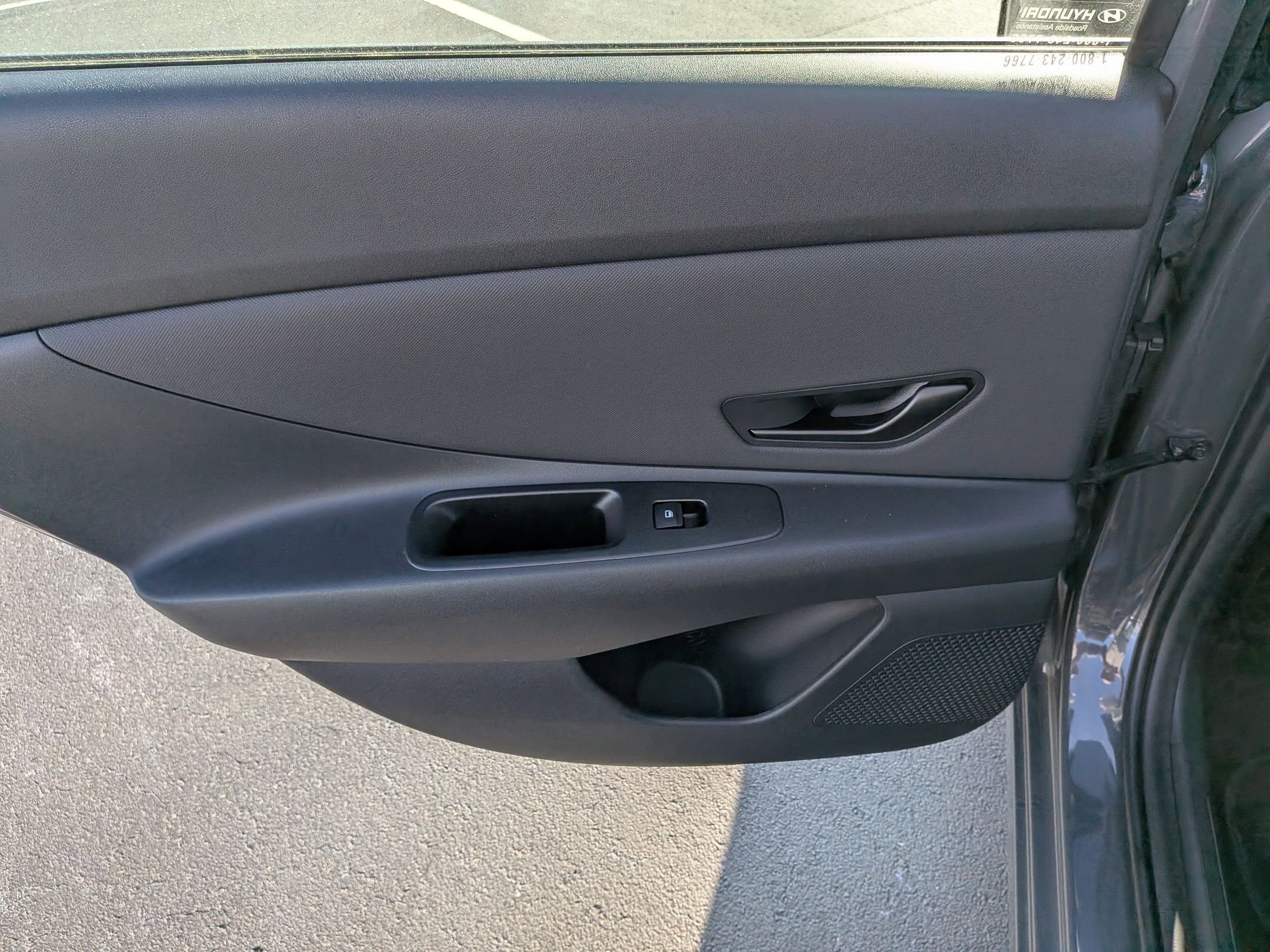 Used 2025 Hyundai Elantra Limited image 28