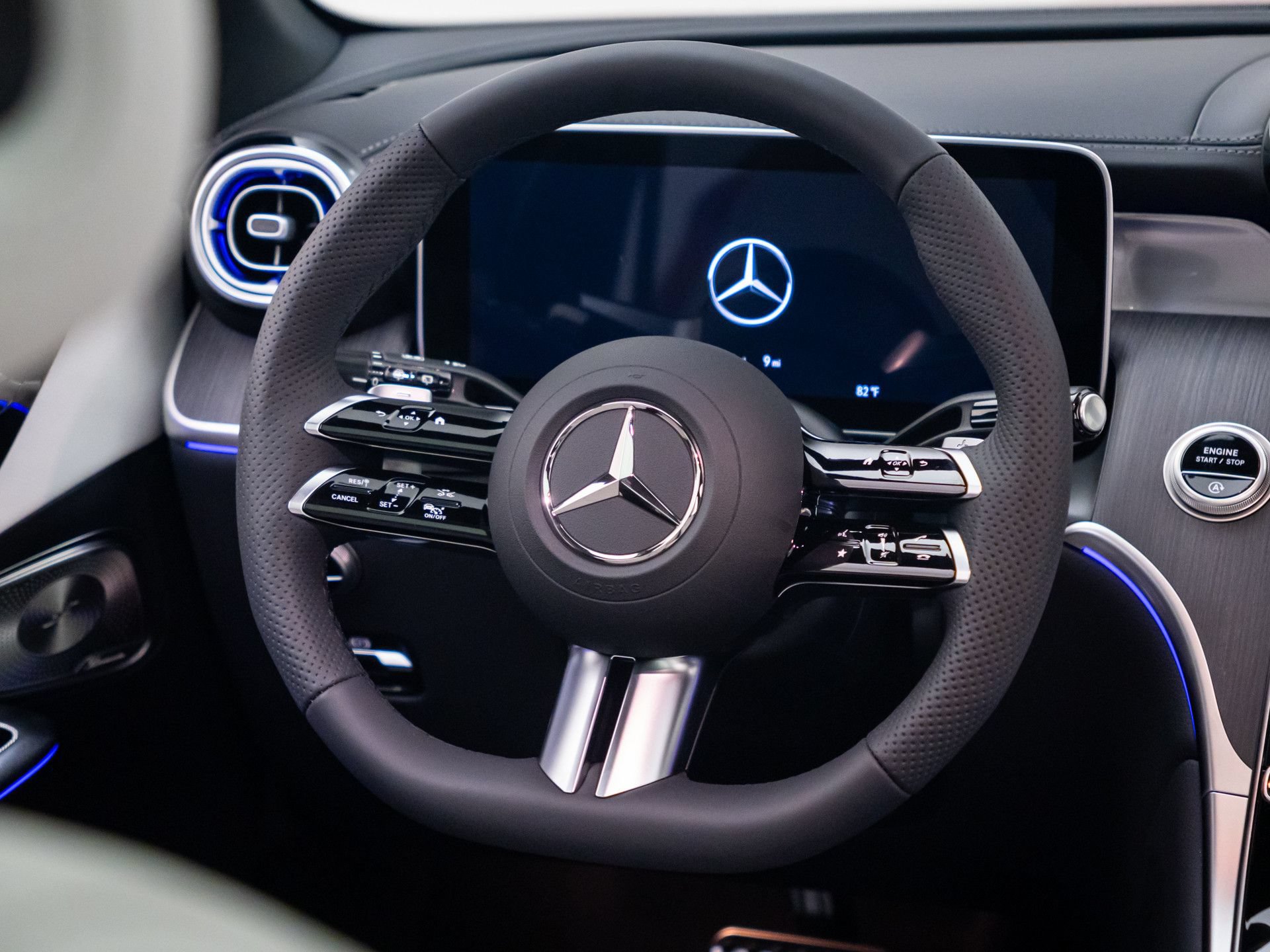 New 2026 Mercedes-Benz GLC 300 4MATIC image 11