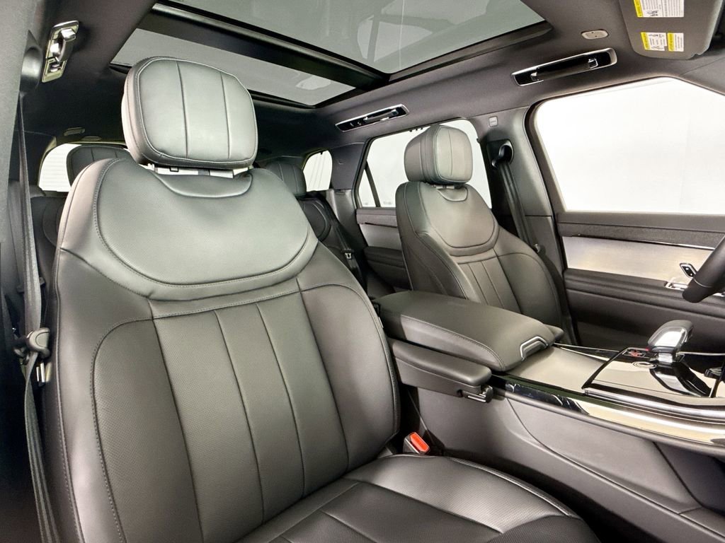 Used 2024 Land Rover Range Rover Sport SE image 14