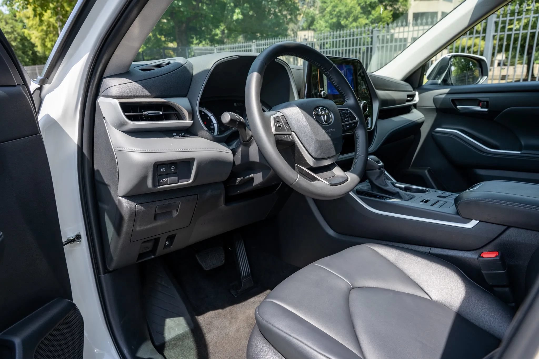 Used 2026 Toyota Highlander XLE AWD/4WD image 10