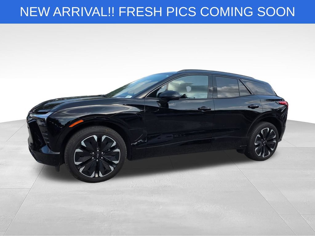 Used 2025 Chevrolet Blazer EV RS AWD/4WD image 2