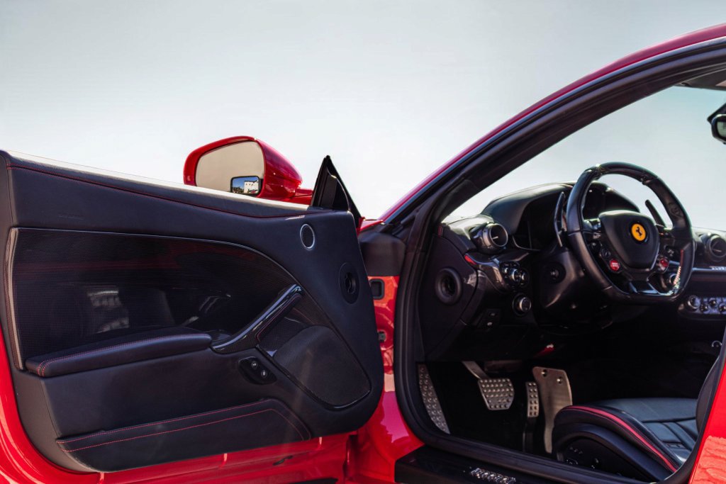 Used 2014 Ferrari F12 Berlinetta RWD image 35