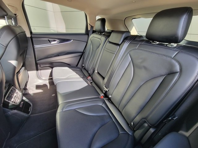 Used 2022 Lincoln Nautilus Reserve image 21