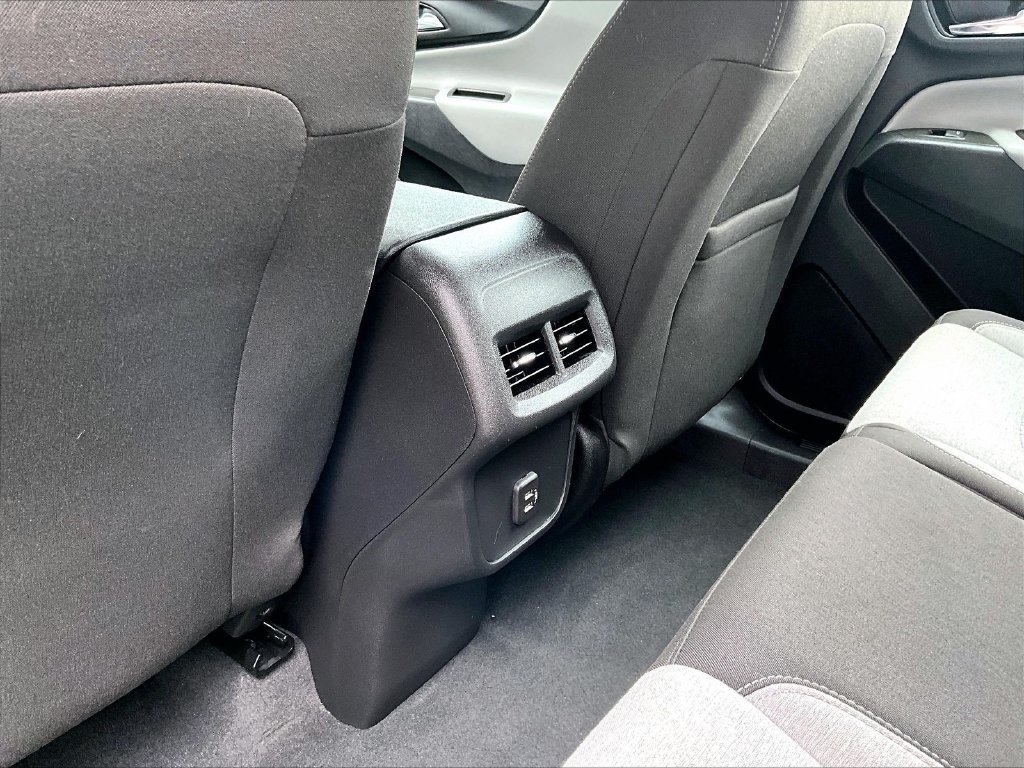 Used 2023 Chevrolet Equinox LS AWD/4WD image 22