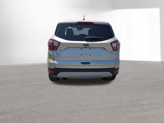Used 2017 Ford Escape SE w/ SE Cold Weather Package AWD/4WD image 4
