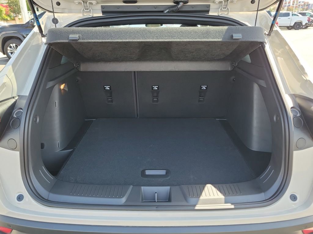 New 2026 Chevrolet Trax RS w/ Sunroof Package FWD image 20