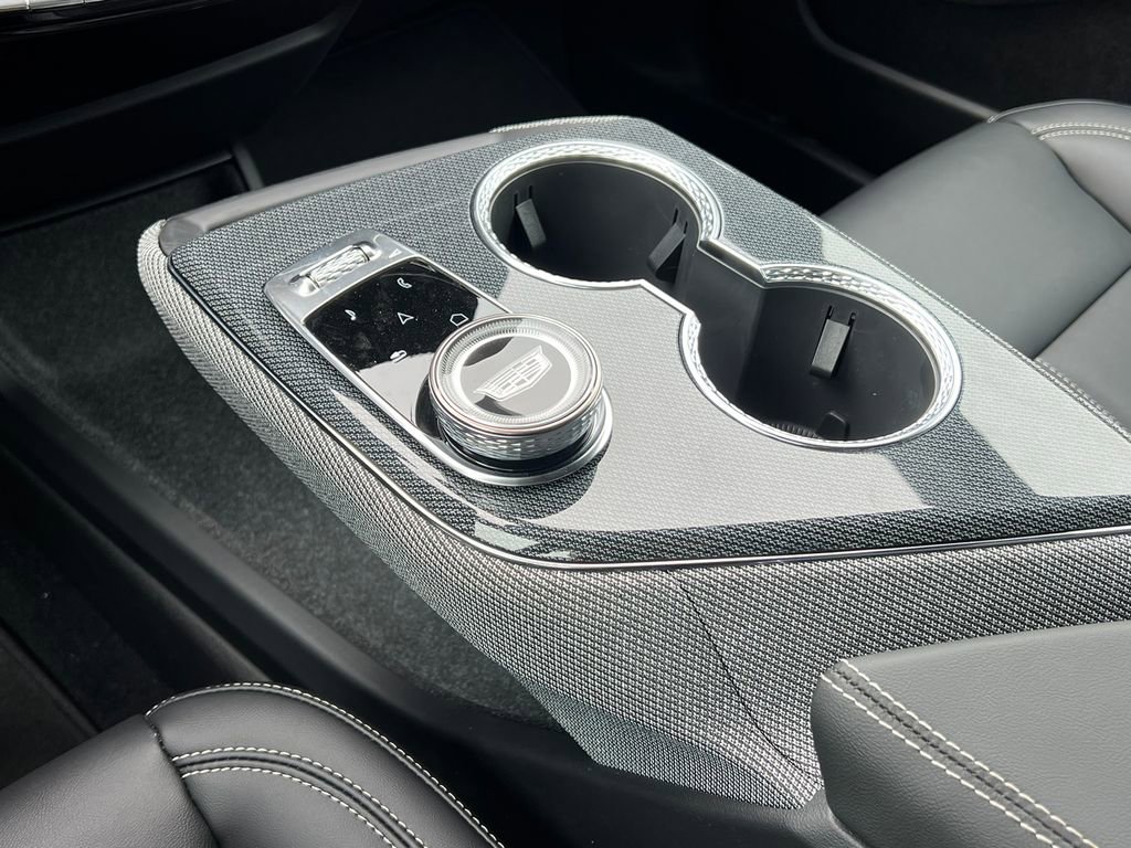 New 2026 Cadillac Optiq Luxury 1 image 25