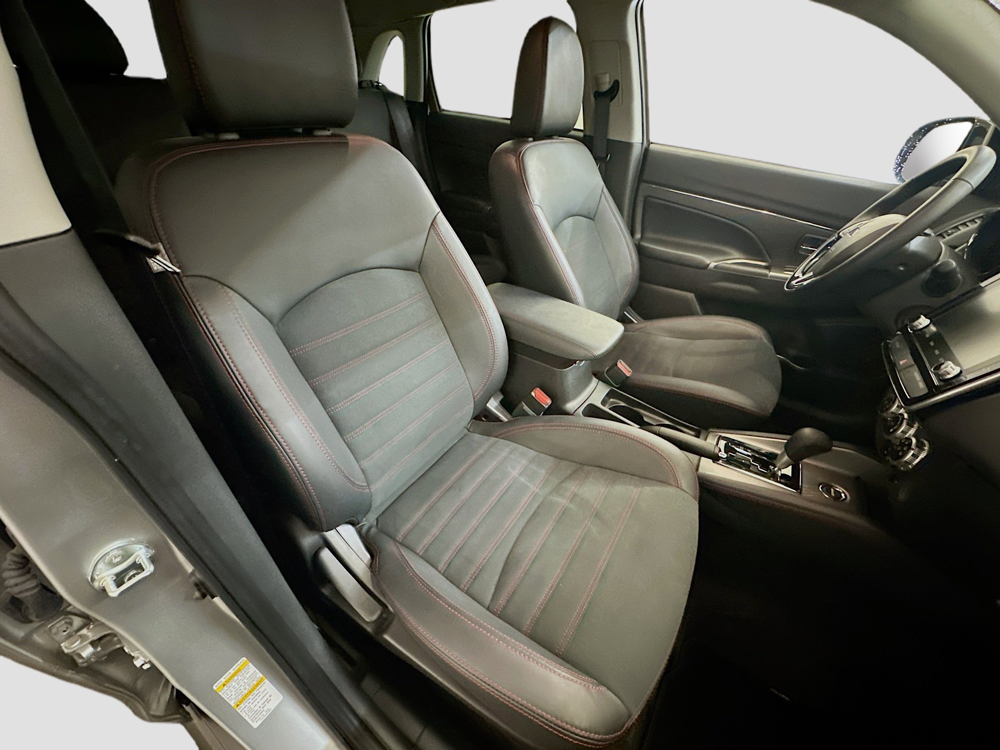 Used 2025 Mitsubishi Outlander Sport SE AWD/4WD image 31