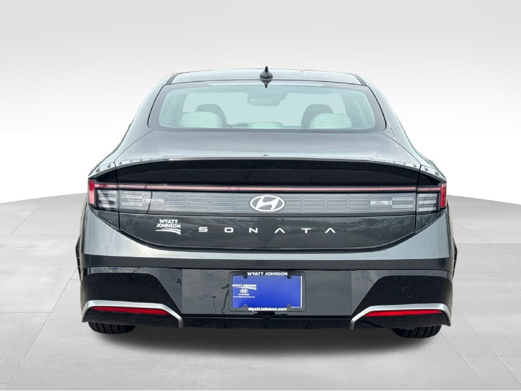New 2026 Hyundai Sonata SEL FWD image 3