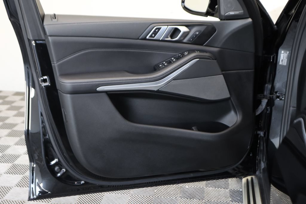 Used 2021 BMW X5 sDrive40i w/ Premium Package RWD image 19