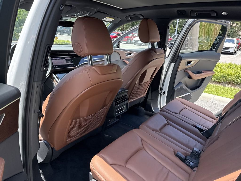 Used 2025 Audi Q7 3.0T Premium Plus AWD/4WD image 34