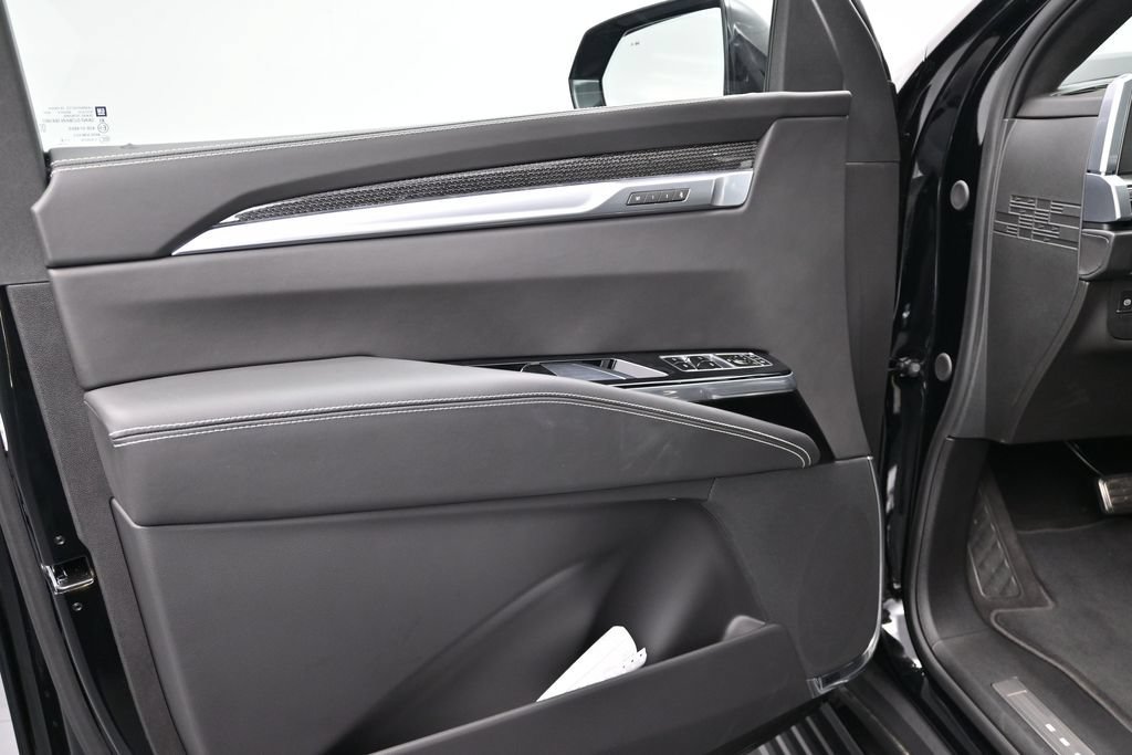 New 2026 Cadillac Escalade ESV V AWD/4WD image 11