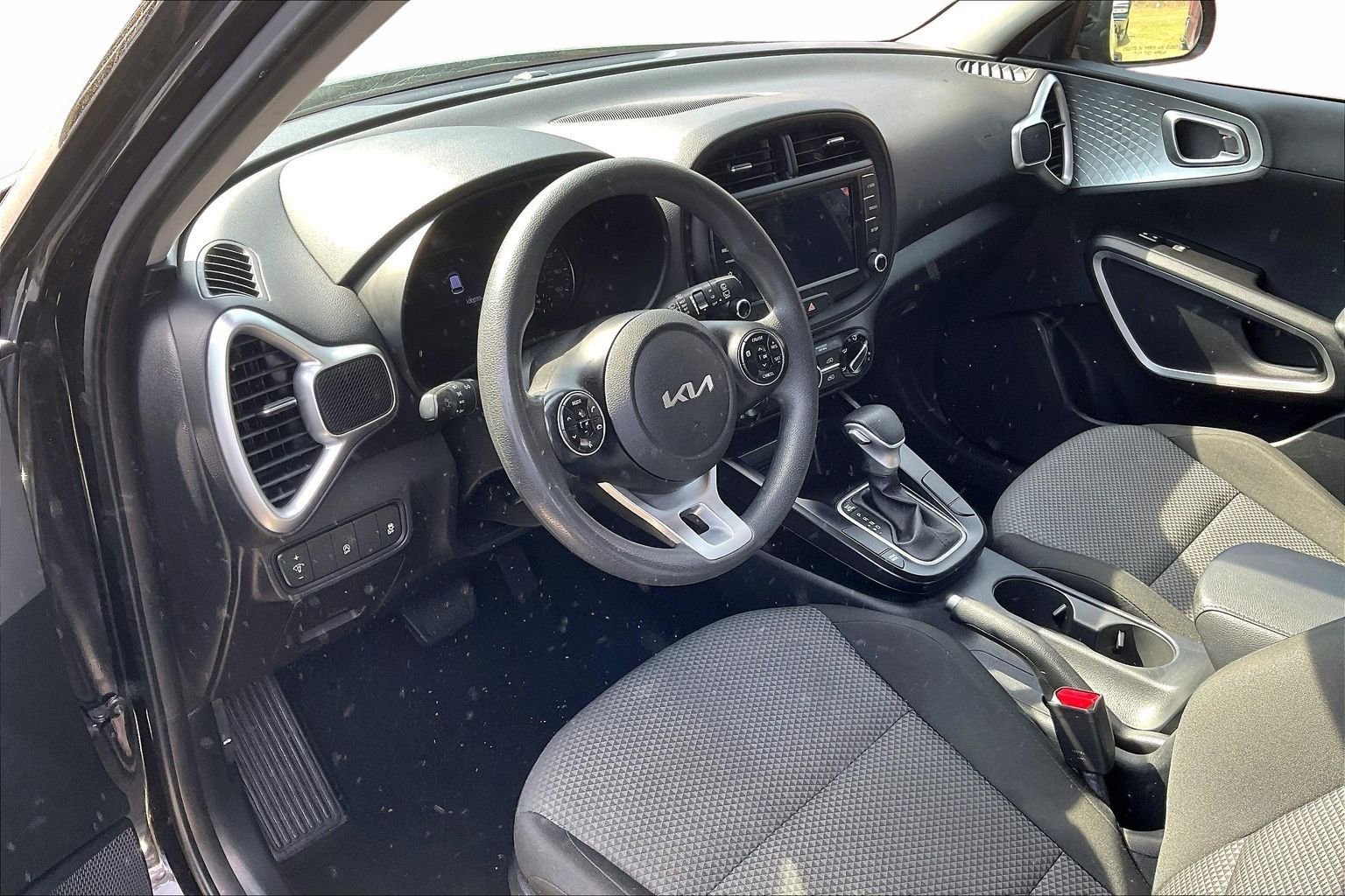Used 2022 Kia Soul LX FWD image 13