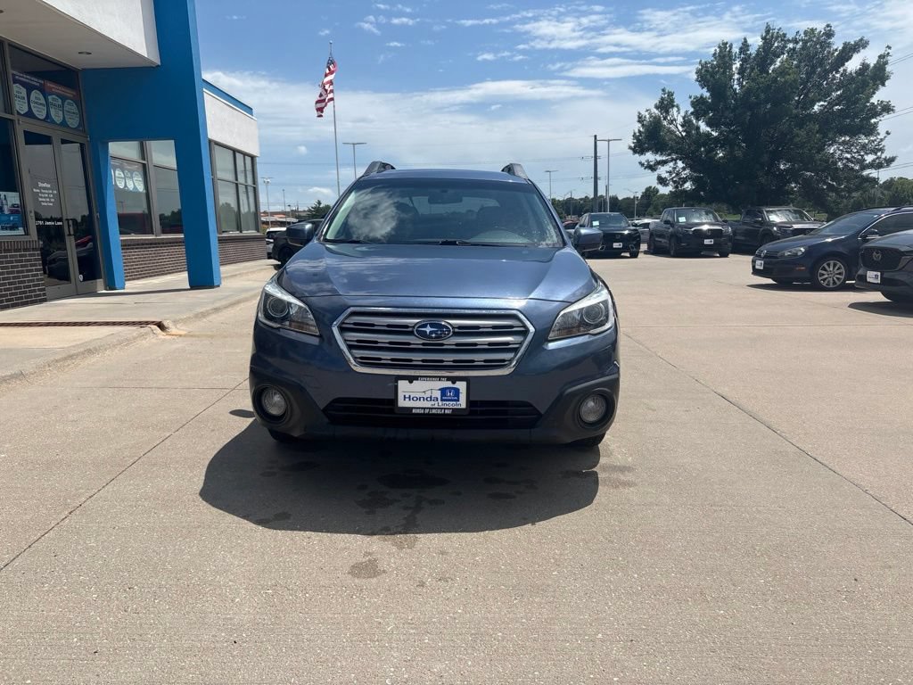 Used 2017 Subaru Outback 2.5i Premium AWD/4WD image 2