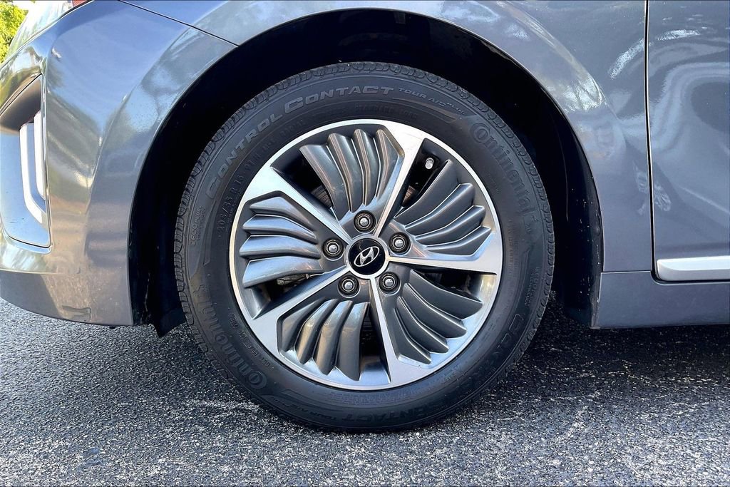 Used 2020 Hyundai Ioniq SE FWD image 31