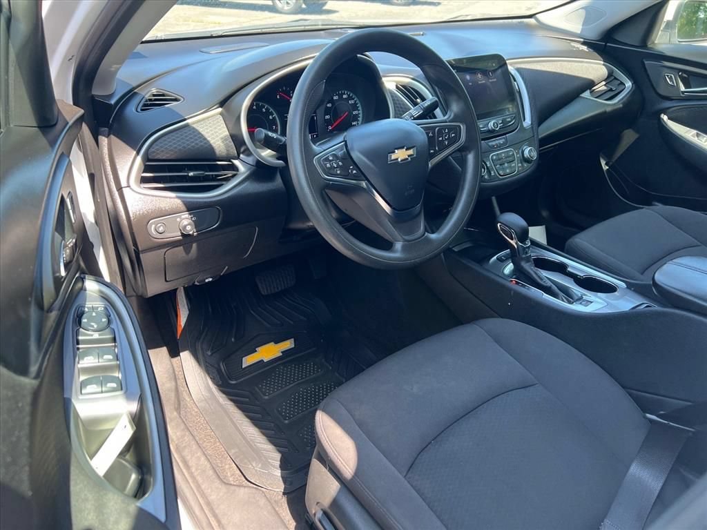 Used 2024 Chevrolet Malibu LT FWD image 13