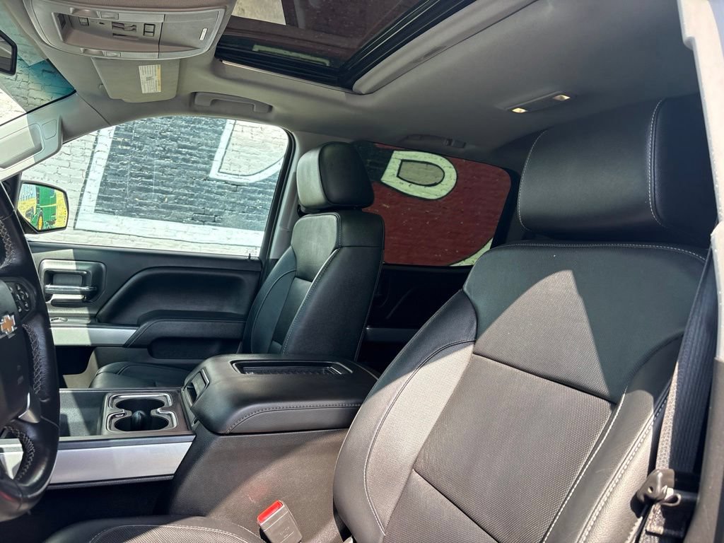 Used 2018 Chevrolet Silverado 1500 LTZ Z71 w/ Redline Edition AWD/4WD image 11