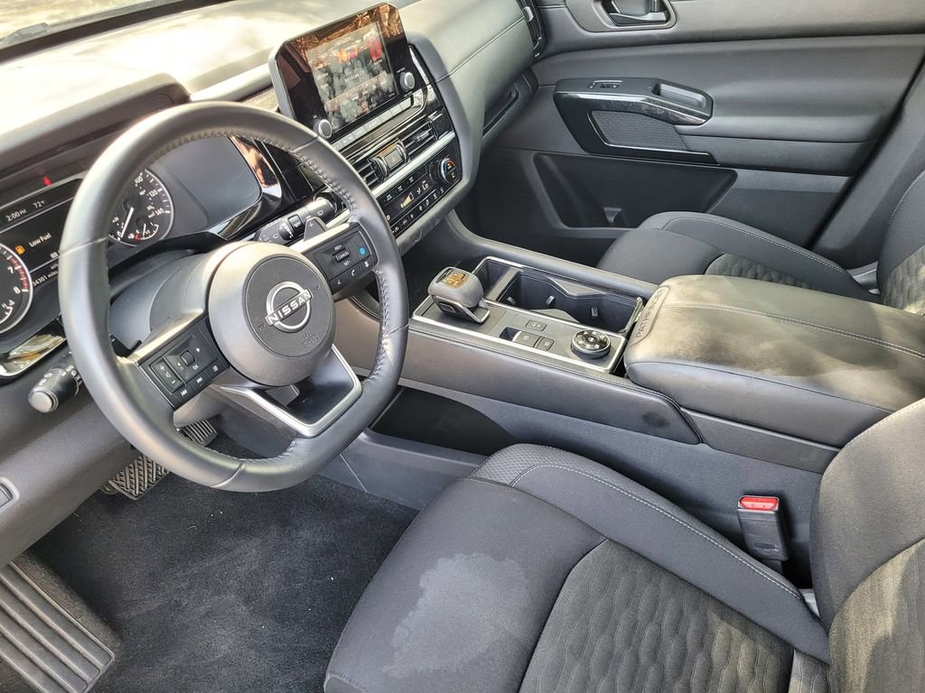 Used 2024 Nissan Pathfinder SV w/ SV Premium Package image 18