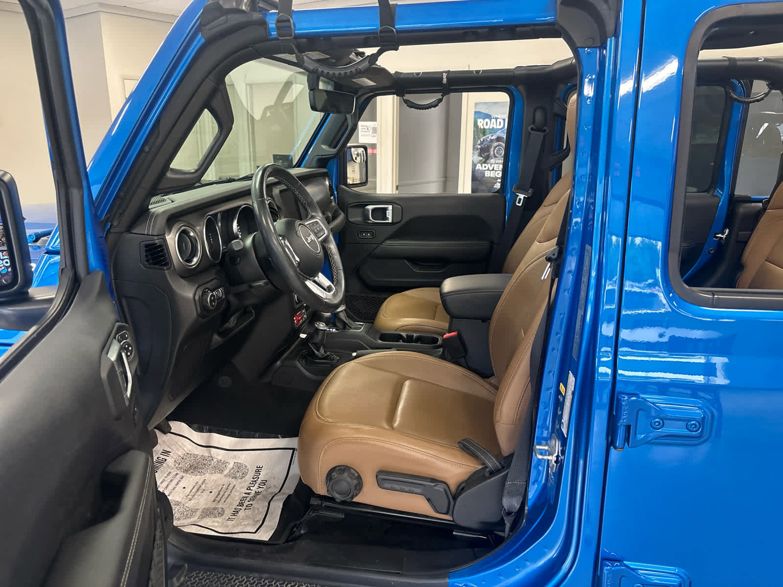 Used 2022 Jeep Gladiator Rubicon w/ Cold Weather Group image 13