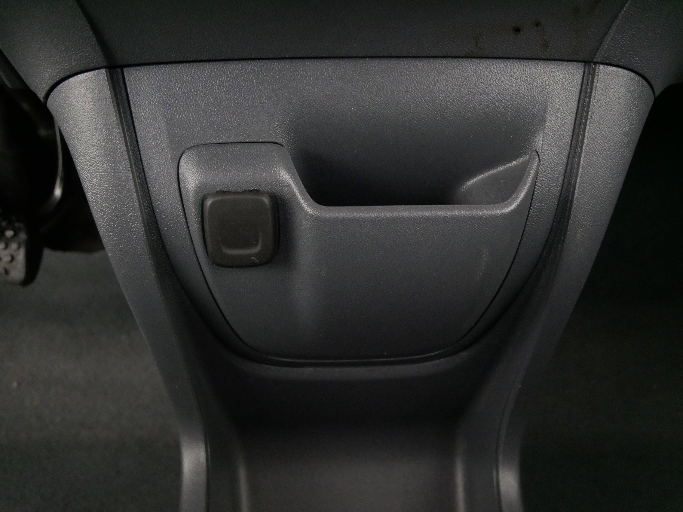 Used 2019 Chevrolet Bolt Premier w/ Infotainment Package image 29