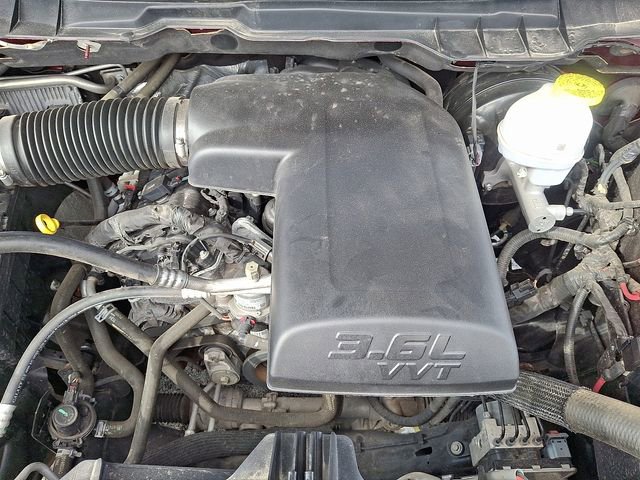 Used 2024 RAM 1500 Classic SLT AWD/4WD image 23